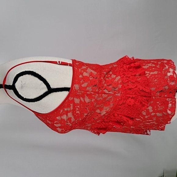 French Connection Size S Red Lace over Nude Ruffle Trim Sleeveless Peplum Top - Picture 5 of 15